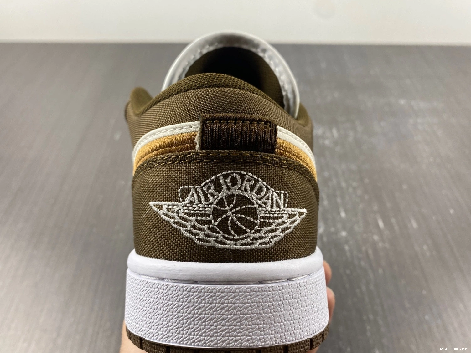 Low Jordan Olive (W) 1 DV0426-301 Light - SE 0910